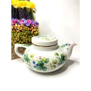 Andrea By Sadek Teapot, Vine and Berry Design, Made in Japan Gold Trim with lid